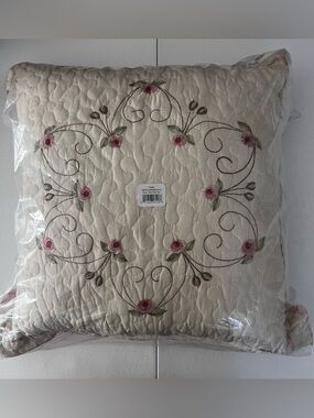 BRAND NEW IN BAG - Modern Heirloom "Felisa" quilted floral accent pillow
